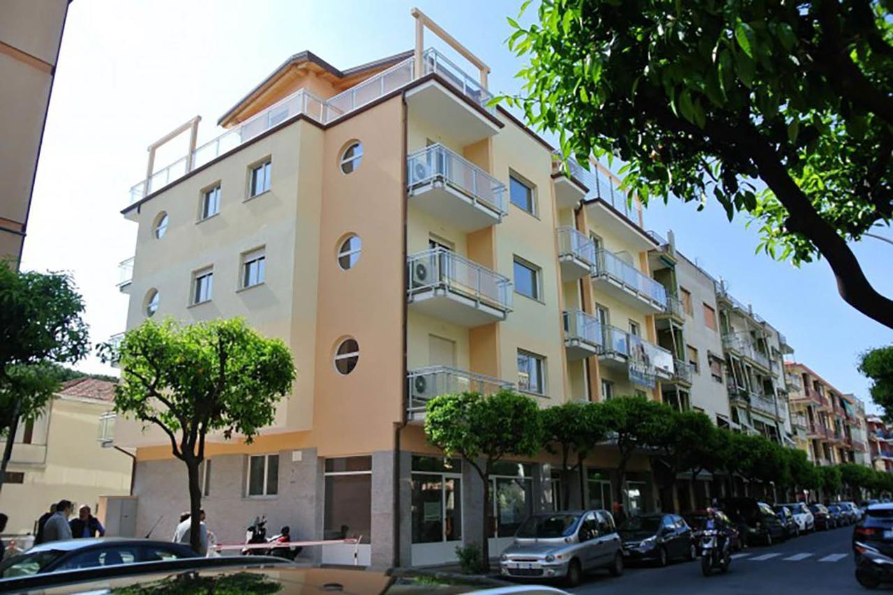 Colibri Apartments Diano Marina Exterior foto